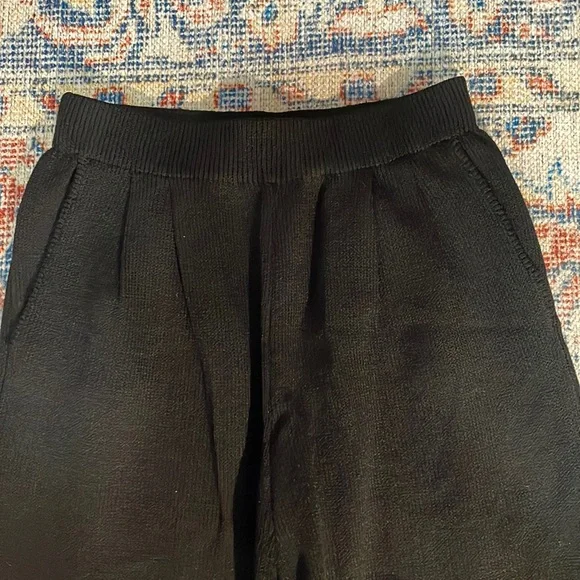 St. John Collection by Marie Gray Black Santana Knit Pleat Front Pants SZ 2 EUC - Picture 2 of 4
